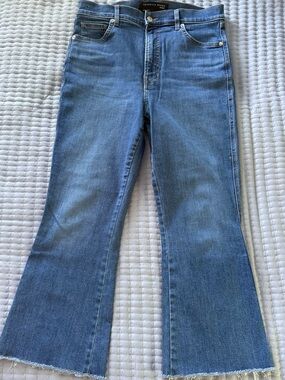 Veronica Beard Light Wash Raw-Hem Flare Jeans | Size 31 | Excellent Condition